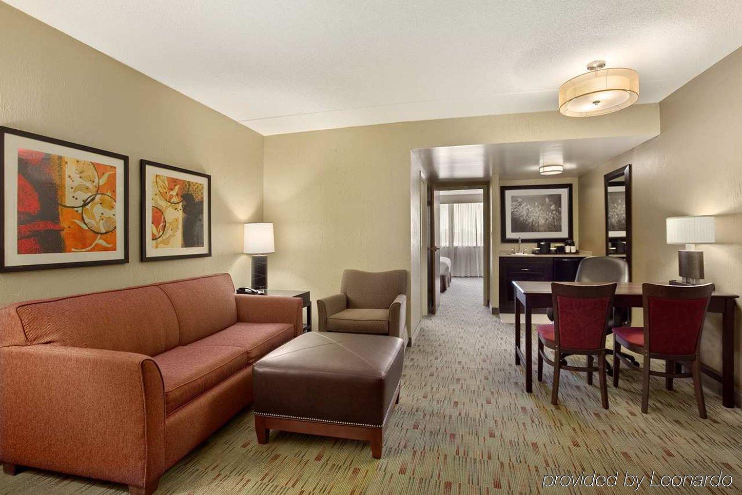 Embassy By Hilton Hotel Columbus